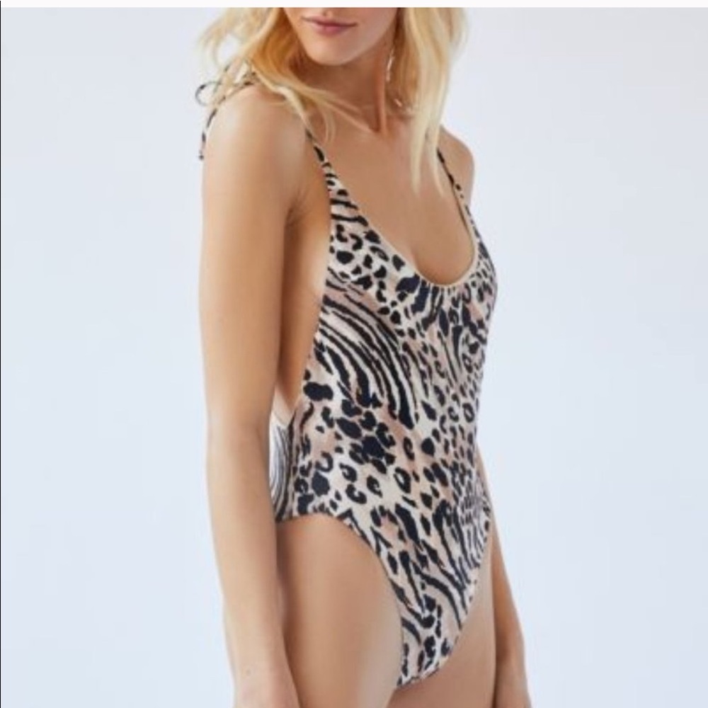 NWT Billabong Wild Waves one piece, Size L